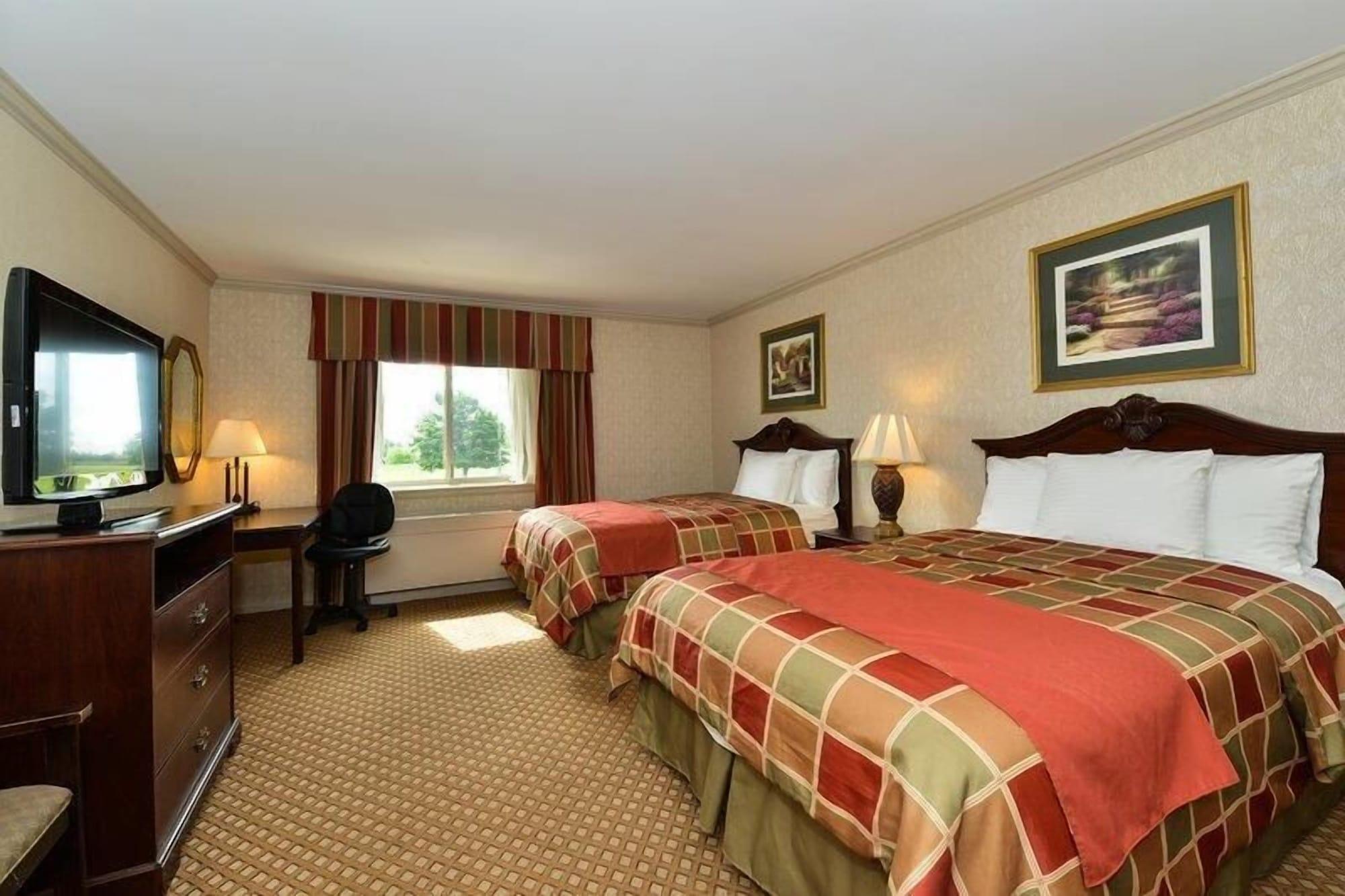 Days Inn & Suites By Wyndham Roseville/Detroit Area Екстериор снимка