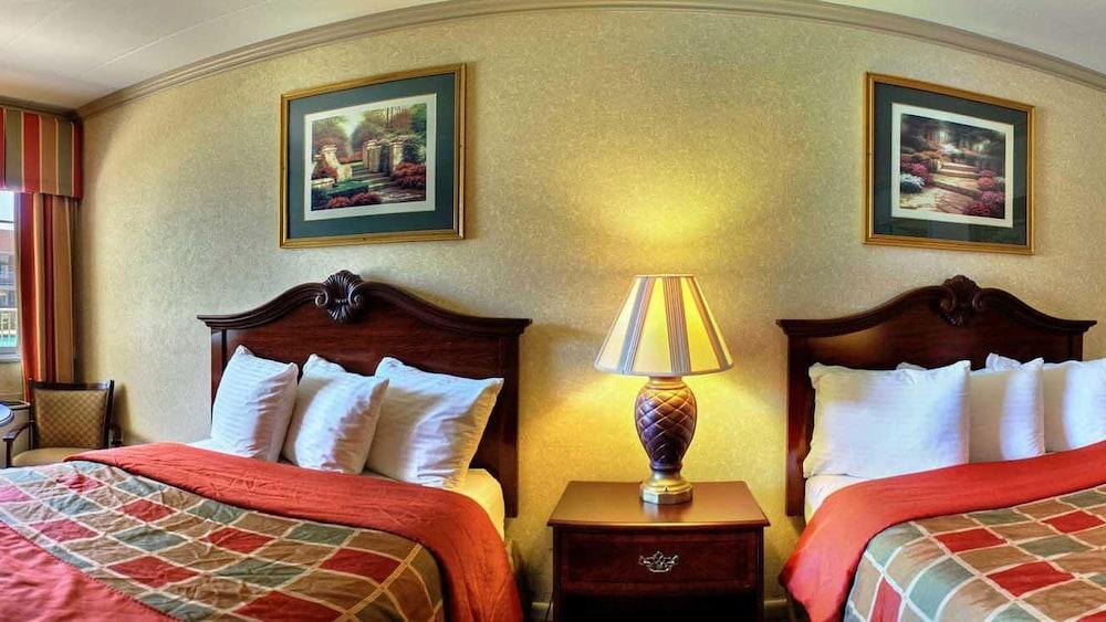 Days Inn & Suites By Wyndham Roseville/Detroit Area Екстериор снимка