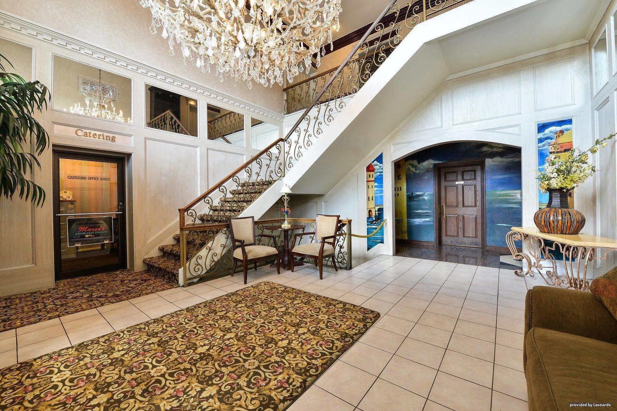 Days Inn & Suites By Wyndham Roseville/Detroit Area Екстериор снимка